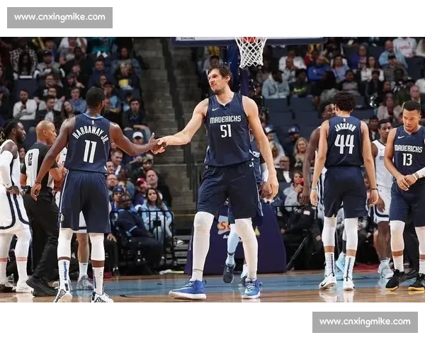 独行侠激战勇士西部强强对话引爆新赛季焦点之夜球迷期待巅峰碰撞